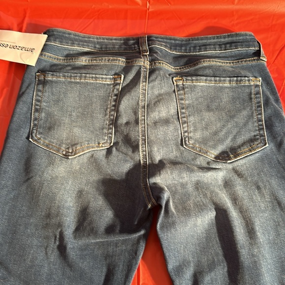 Womens Amazon Essentials jeans size 12S - Picture 6 of 6